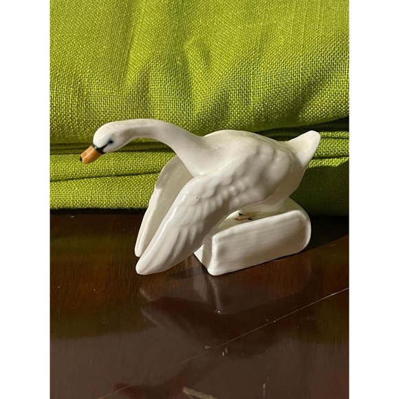 vintage bone china swan figures Taiwan (3) - Picture 6 of 7